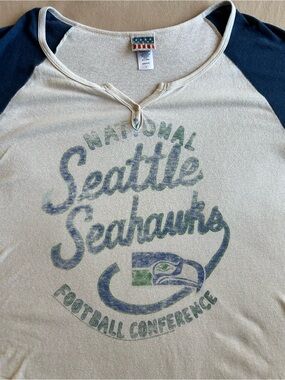 Junk Food Seattle Seahawks NFL Women’s Large Made USA Raglan Henley Tee